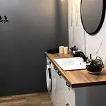 Stare *